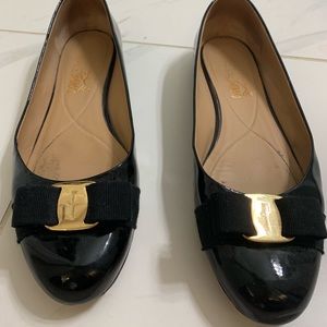 Ferragamo Varina Black patent flats-9.5C